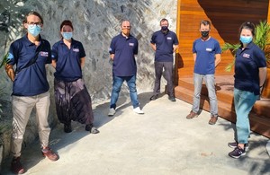 Шесть британских членов бригады скорой медицинской помощи в Папуа-Новой Гвинее