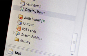 Screenshot of email programme with the Junk Mail folder highlighted