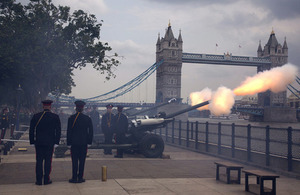 Soldiers from the Honourable Artillery Company fire a 62-gun salute from Gun Wharf at the Tower of London [Picture: Petty Officer (Photographer) Derek Wade, Crown copyright]