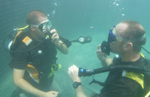 Sapper Boyle (left) and instructor Captain Mick Stewart