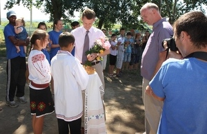 Ambassador Phil Batson visiting the summer school in Sarata - Razesti