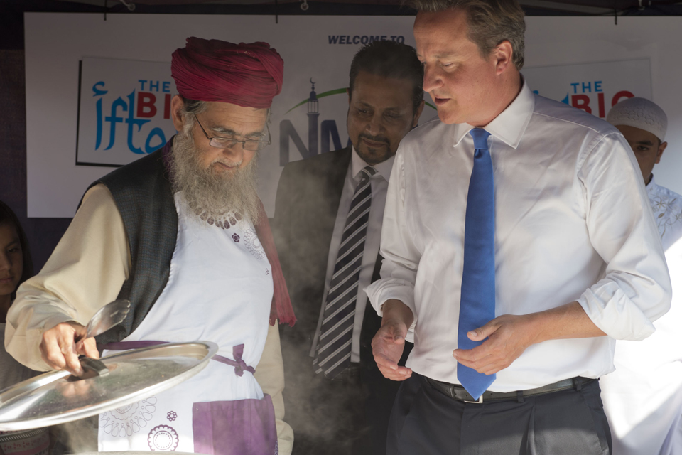 David Cameron visits North Manchester Jamia Mosque ahead of Eid 2013