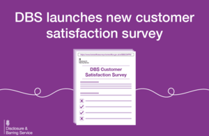 Графика со значком опроса и надписью: DBS запускает новый опрос удовлетворенности клиентов.