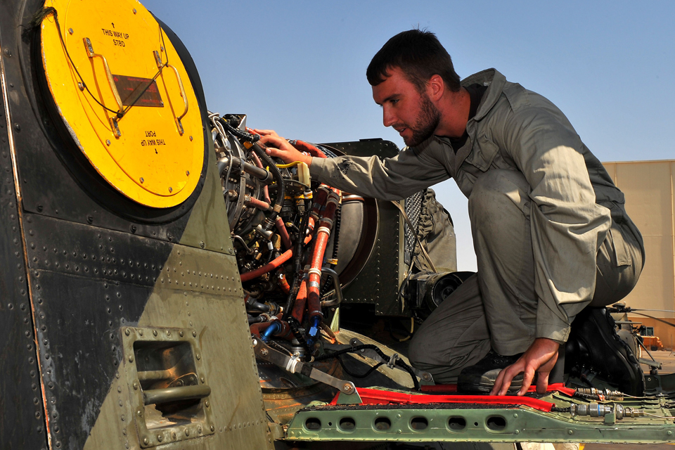 A Commando Helicopter Force engineer at work