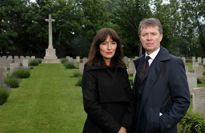 Davina McCall and Nicky Campbell (ITV Copyright)