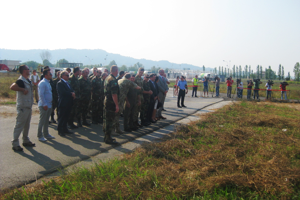 ”Albanian Lion 13” - HMA Nicholas Cannon and the Albanian CHOD MG Xhemal Gjunkshi await the arrival of the RAF 100 Squadron Hawks at Rinas, Tirana.