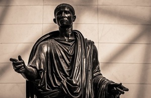 Bronze statue of Lucius Mammius Maximus (a wealthy benefactor of the city) was found in the theatre of Herculaneum in the early 1730s.