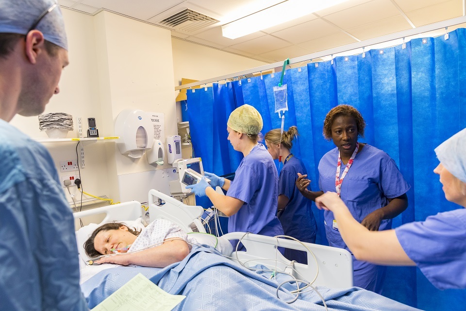 Record numbers of doctors and nurses working in the NHS to ease