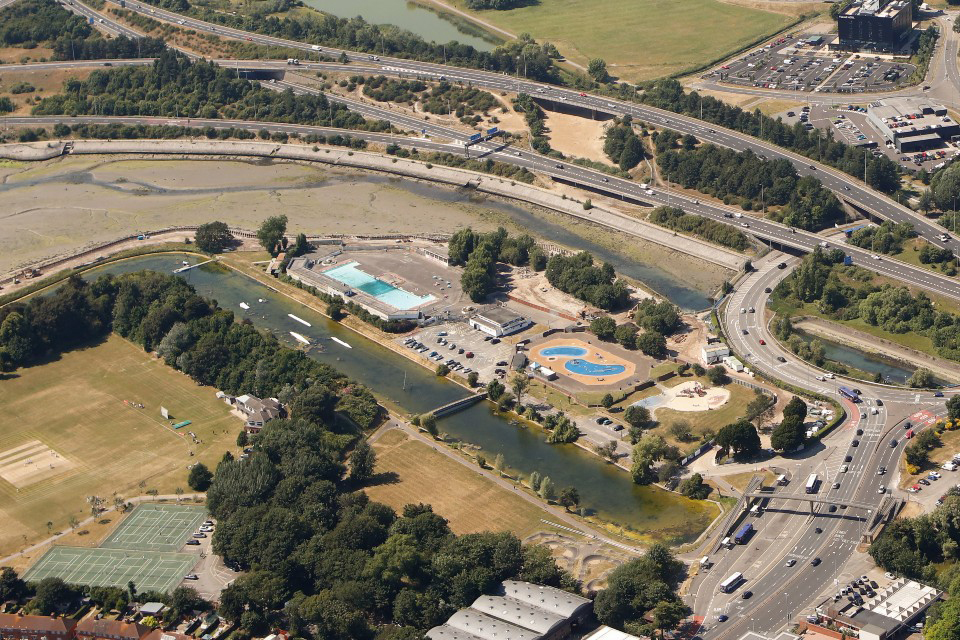 Aerial photo of North Portsmouth, showing dual carriageway, tennis courts and lidos.