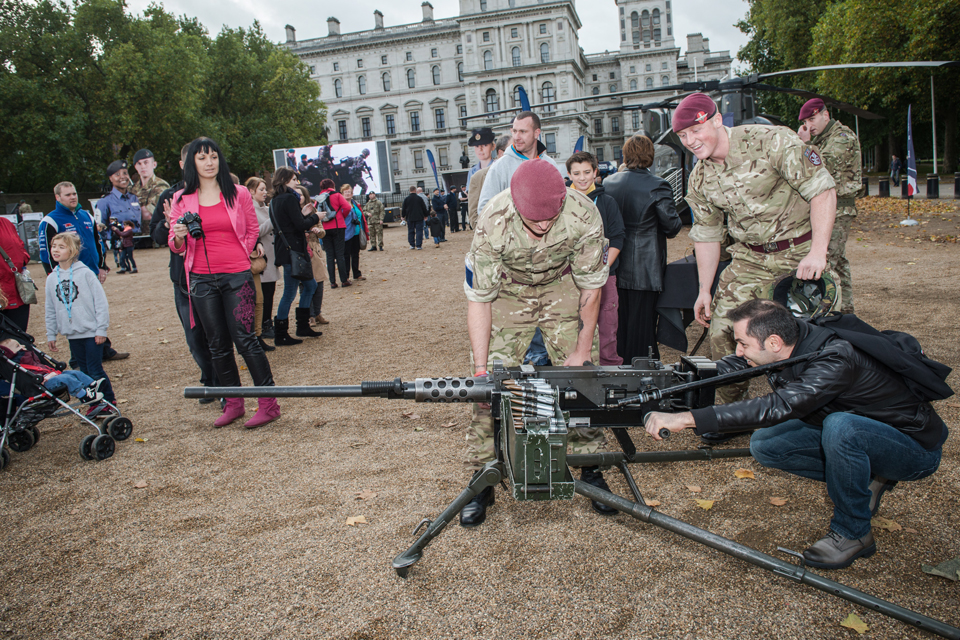 Members of the public meet reservists from 4th Battalion The Parachute Regiment