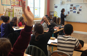 Des collégiens lors de l'atelier de rédaction des lettres au Premier ministre David Cameron