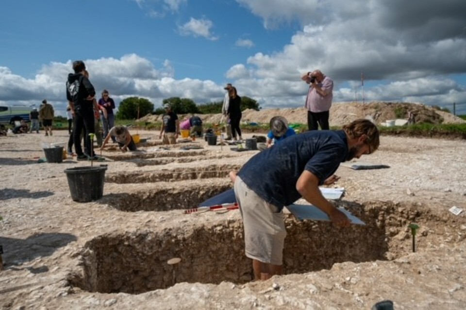 Veterans, Archaeologists Uncover Richest Grave This Year on Final Dig at Saxon Cemetery