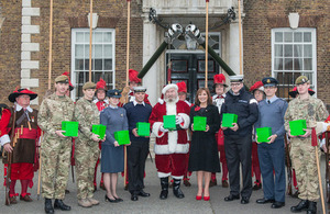 Lorraine Kelly with Father Christmas, members of the Armed Forces and Pikemen and Musketeers of the Honourable Artillery Company at the launch of the uk4u! Thanks 2013 Christmas Box campaign [Picture: Sergeant Adrian Harlen, Crown copyright]