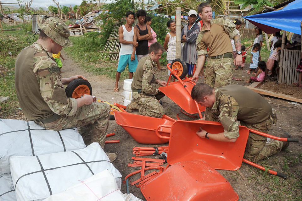 Putting together wheelbarrows