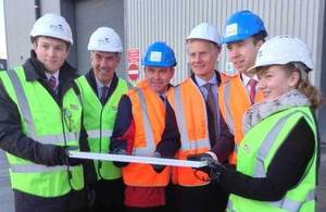 Ministers meet with apprentices from the JCB academy.