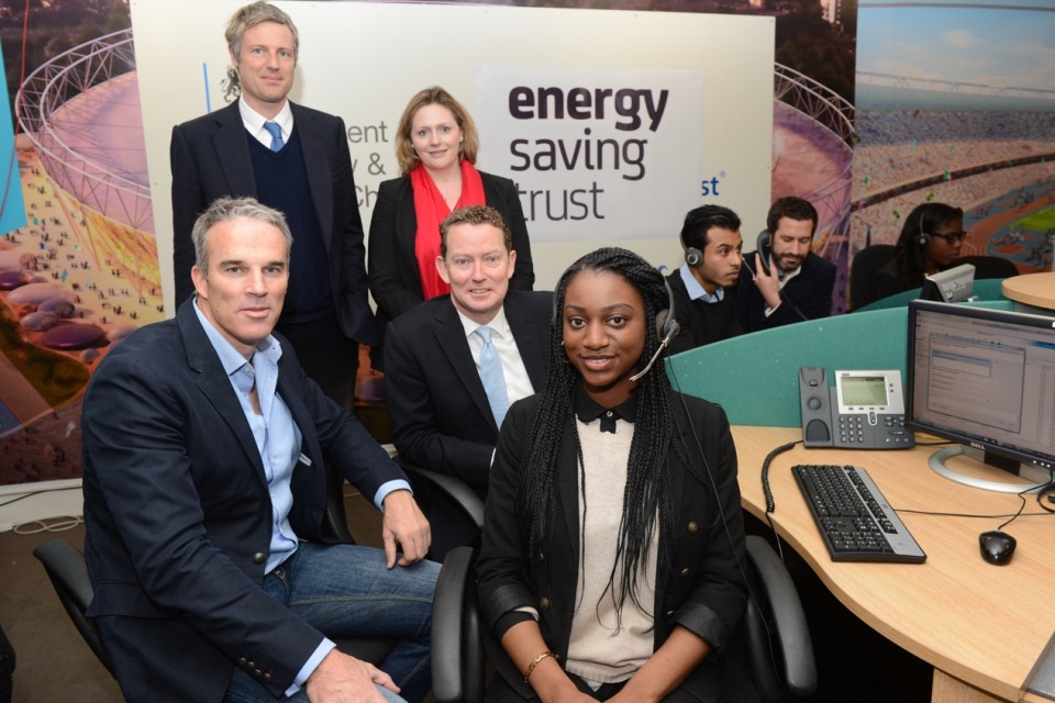 Minister Greg Barker, Zac Goldsmith, Mary Macleod, Lewis Pugh and Oliver Heath with ESAS call handler at the Energy Saving Advice Service.