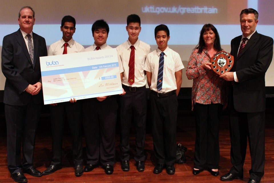 British High Commissioner Mr David Campbell with the first place winners from JIS