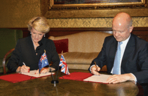 Australian Foreign Minister Julie Bishop and UK Foreign Secretary William Hague