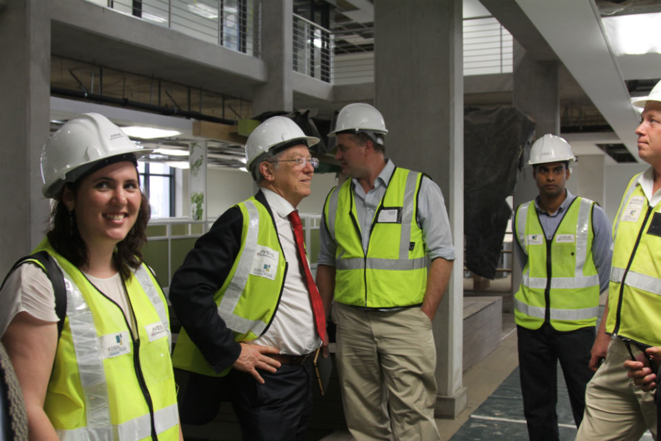 Sir David King tours the new headquarters of Dept of Environmental Affairs site