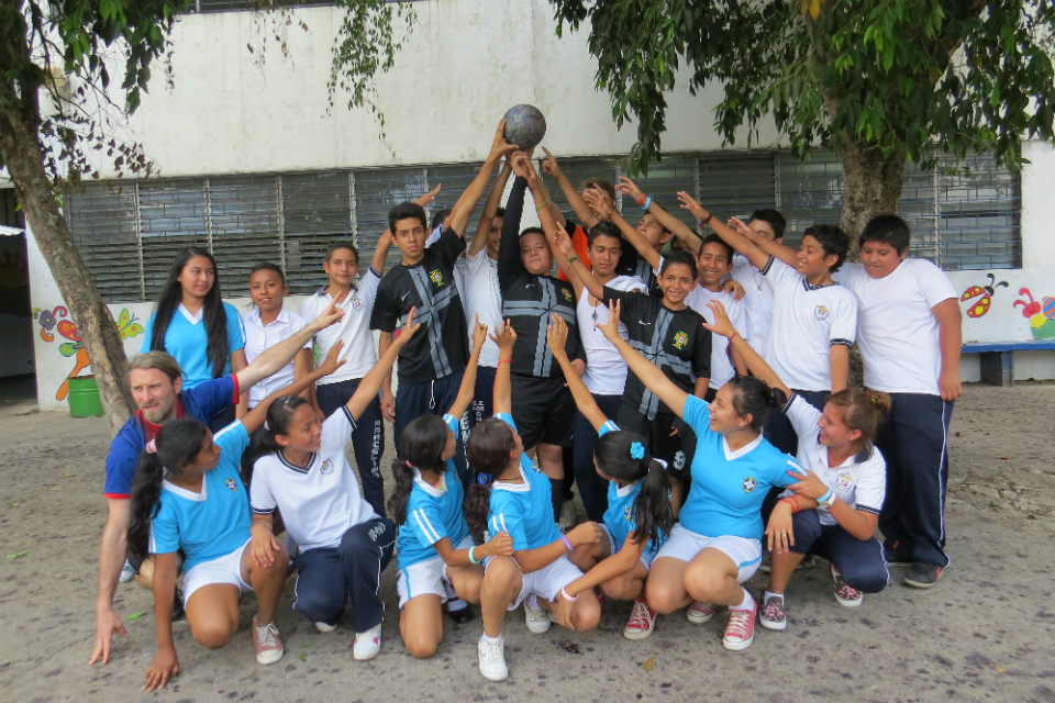 Visit of The Ball to Centro Escolar "Marcelino García Flamenco"