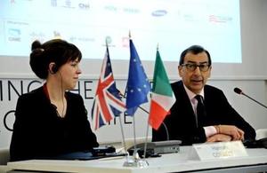 UK Commissioner General Hannah Corbett and Giuseppe Sala, Commissioner of the Italian Government for Expo Milano 2015 signing contract