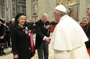 The Duke and Duchess of Gloucester greet Pope Francis at the end of the Inauguration Mass f his Pontificate, 19 March 2013