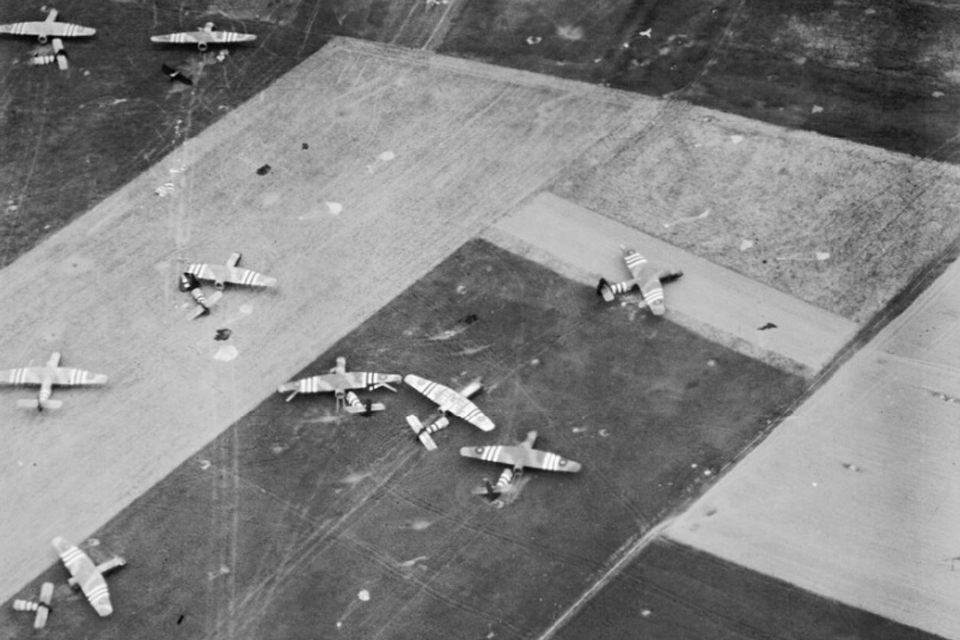 Parachutes and Horsa gliders 