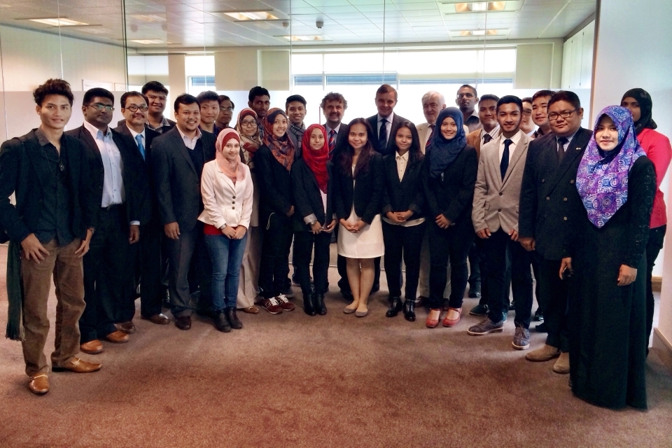 Secretary Of State For Wales Welcomes Students From International University Of Malaya Wales To Cardiff Gov Uk