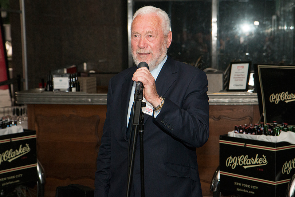 Sir Robin Knox-Johnston addresses the guests.