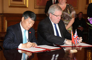 China delegate with Department for Transport Secretary.