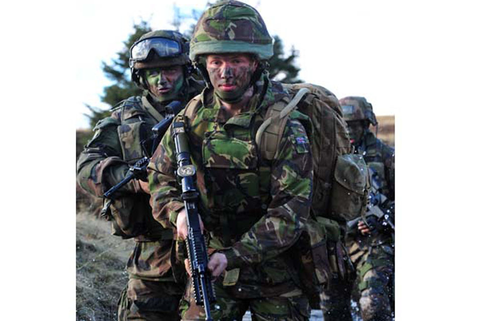 Private Colin Cadman, 5 SCOTS, leads French troops from 8th Marine Infantry Parachute Regiment during Exercise Boars Head at Otterburn Training Area