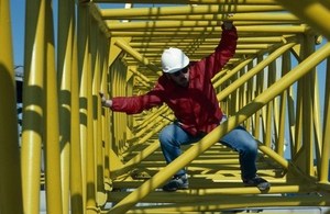 Engineer on oil rig (c) Punchstock