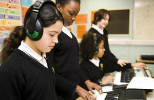 children playing keyboards