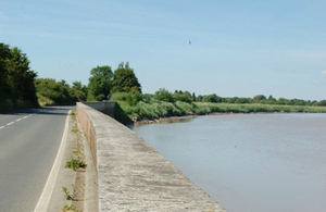 Epney flood wall