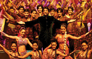 Shiamak Davar and his dancers on stage