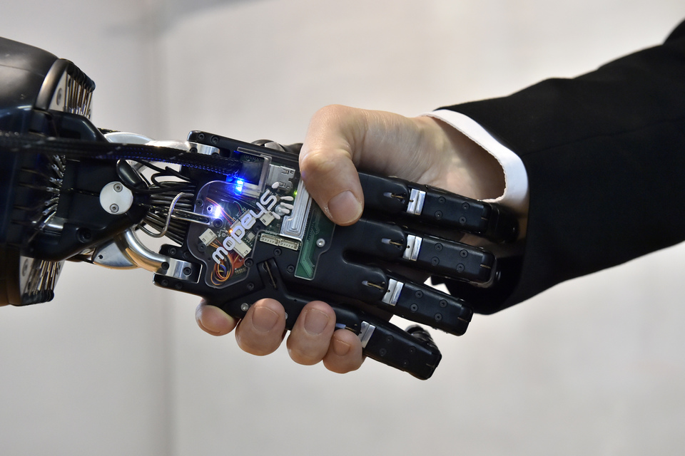 The Shadow Robot Company's amazing Dexterous Hand