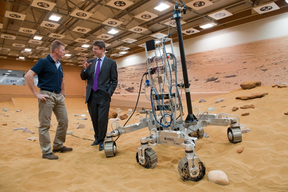 Science Minister's visit to Airbus