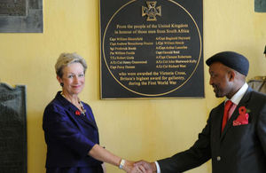 High Commissioner Judith Macgregor and Director General of the Department of Military Veterans Tsepe Motumi unveiled the Victoria Cross plaque