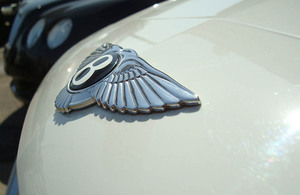 Bentley car logo