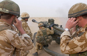 7 Royal Horse Artillery firing a light gun in the direct fire role in Kuwait [Picture: Warrant Officer Class 2 Giles Penfound, Crown copyright]