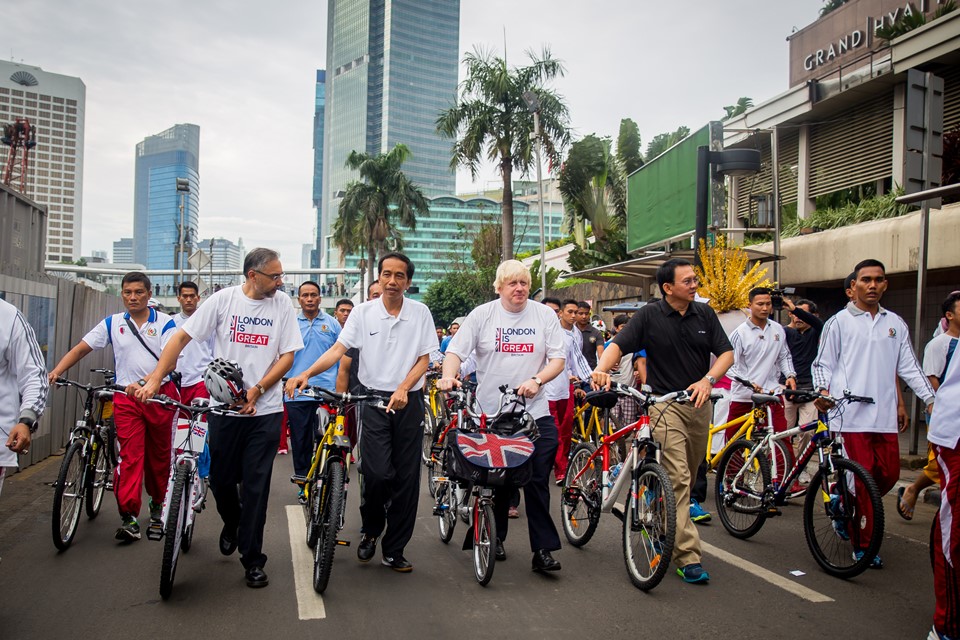 Mayor of London Boris Johnson and British Ambassador Moazzam Malik were riding with Indonesian Presiden Joko Widodo and Jakarta Governor Basuki Tjahaja 