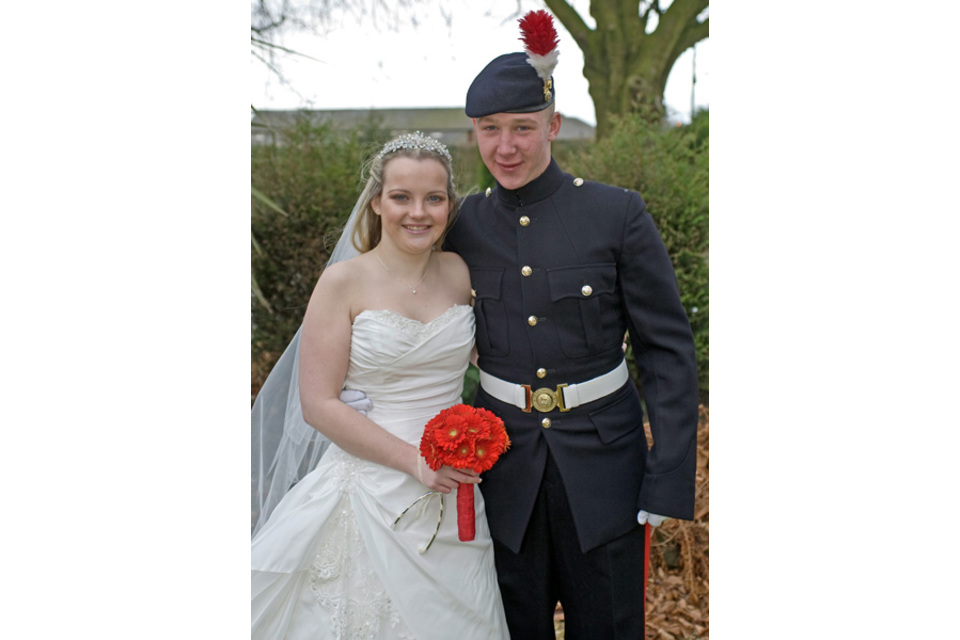 Fusilier Simon Annis with his wife Caroline (All rights reserved.)