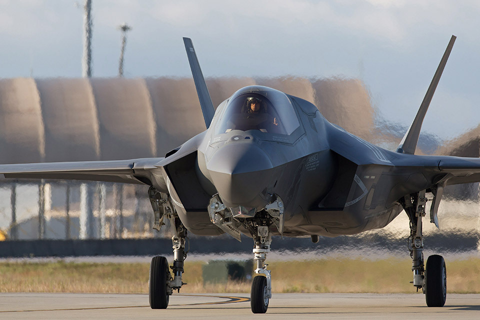 UK F-35 Lightning II testing begins in the US - GOV.UK