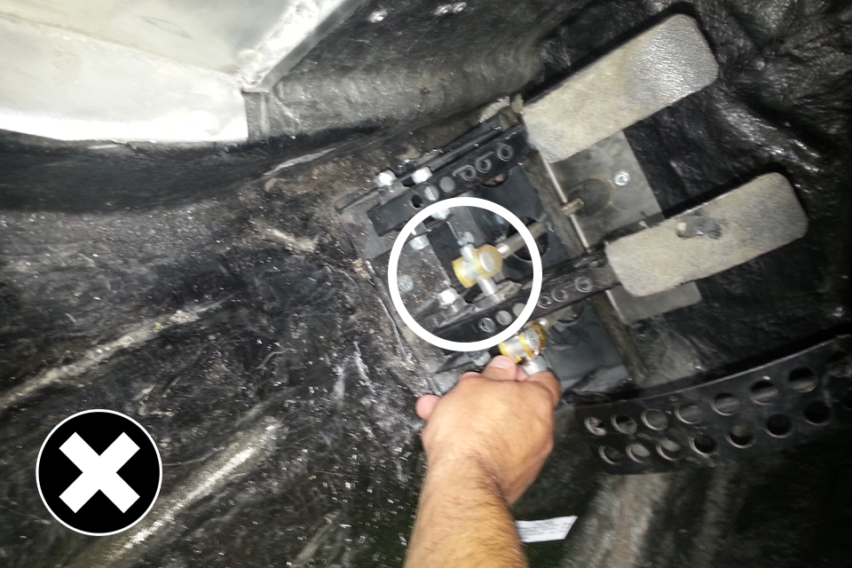 Not allowed: brake rations between axles mustn't be manually adjustable.