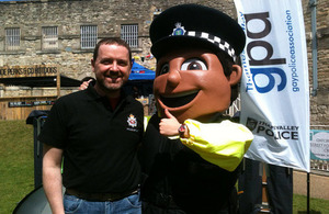 Martin Root with TVP mascot