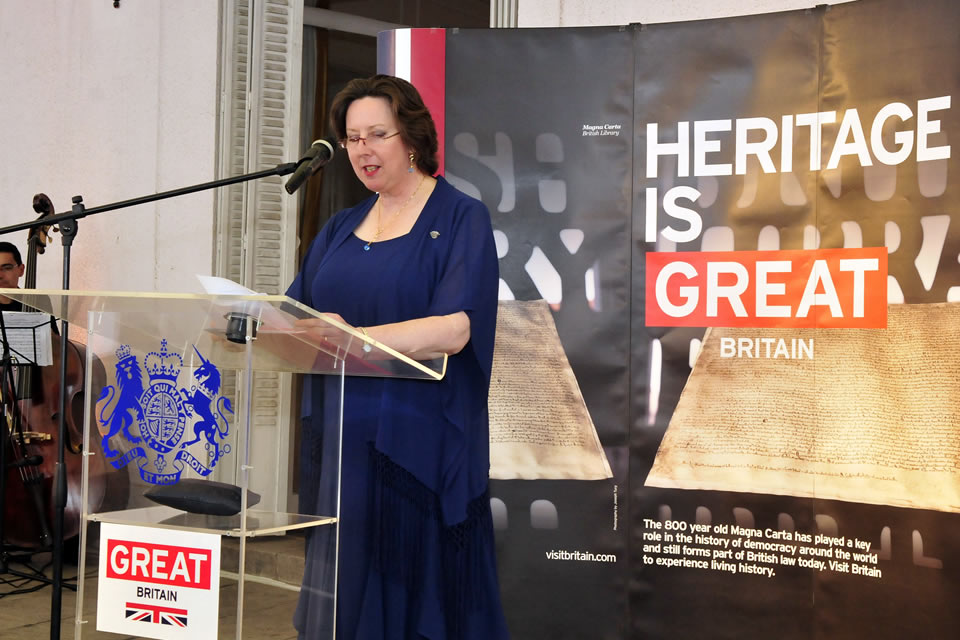 HMA Fiona Clouder delivering speech about Magna Carta at the QBP celebration in Santiago.