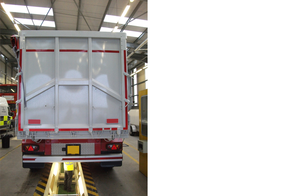 Conspicuity doesn't go to top of trailer as when in service has a tarpaulin fitted.