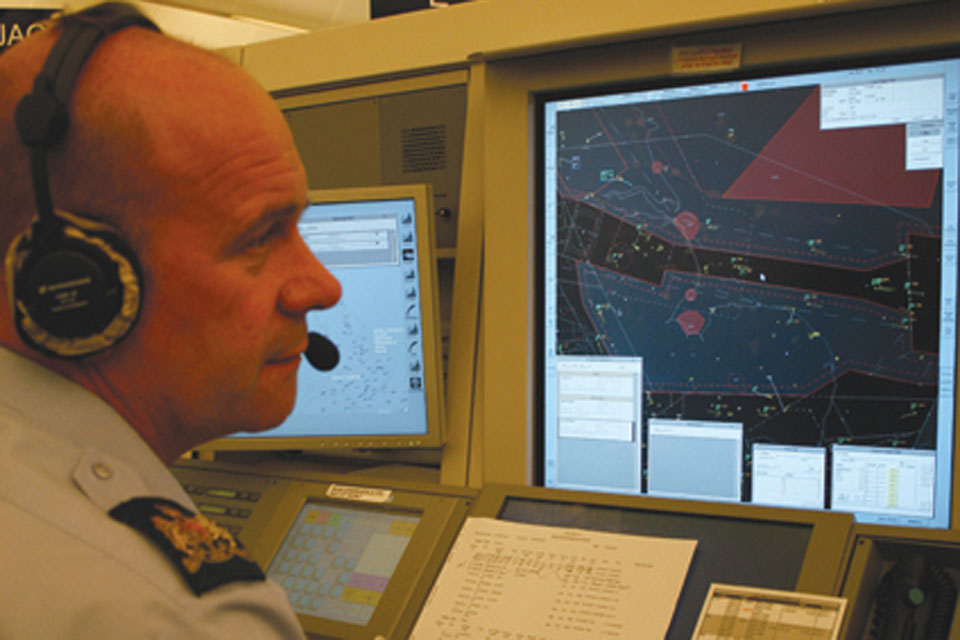 raf-and-civilian-air-traffic-controllers-working-together-gov-uk