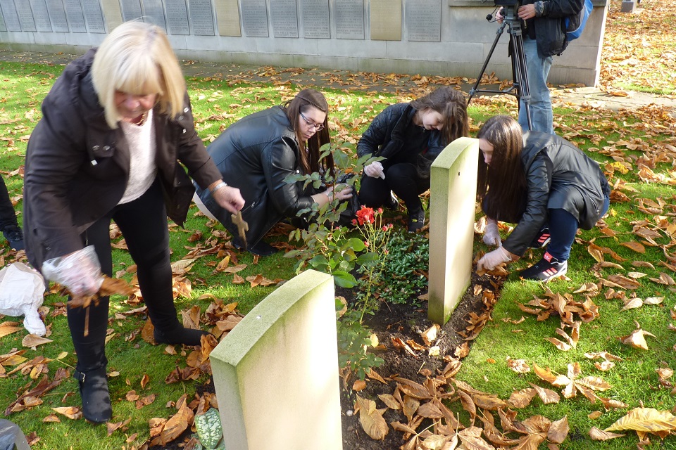 Children in Manchester tidying war graves
