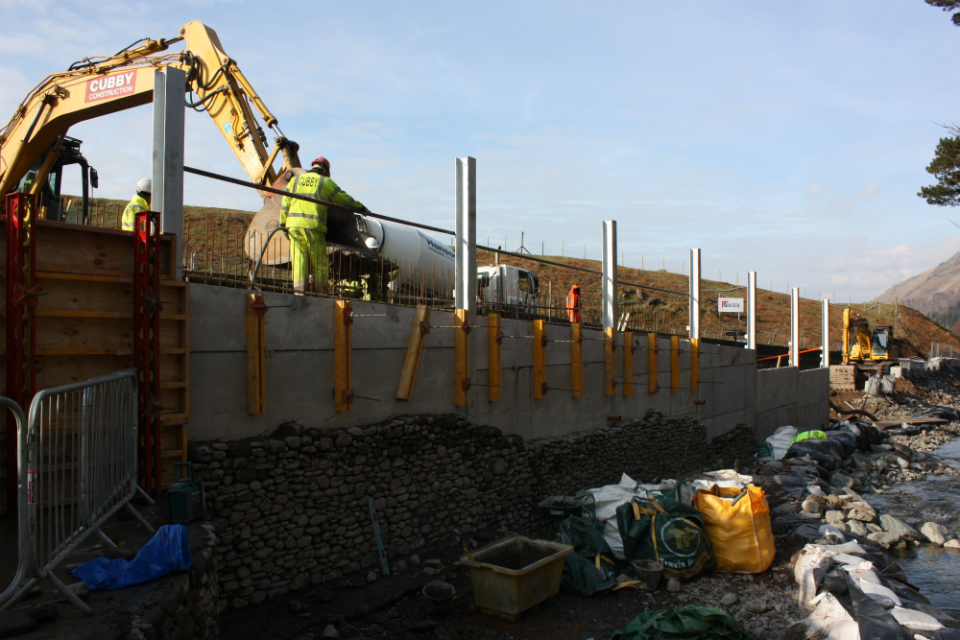 Retaining wall construction img